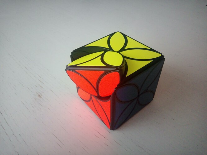 rotation sur l'arête jaune-orange