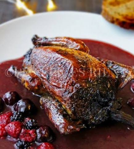 pigeon roti aux fruits rouges