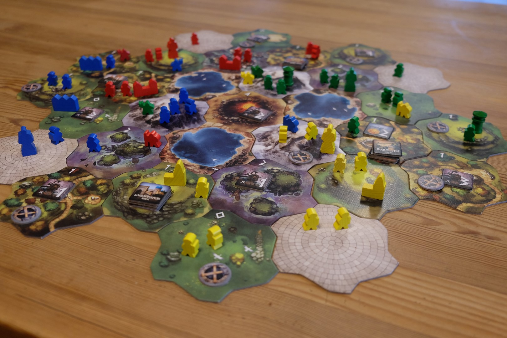 Avis et test de Monumental : un jeu de société Funforge qui porte bien son nom - Le blog de