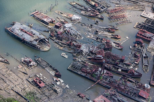 cimeti%C3%A8re-de-bateau-new-york.png